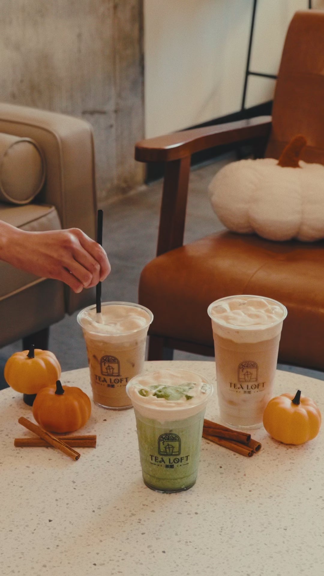Pumpkin Matcha latte at Tea Loft Portland – creamy ceremonial-grade matcha blended with seasonal pumpkin spice for a cozy fall boba tea. Popular autumn drink on Mississippi Avenue, Tea Loft café specializing in matcha, boba, and tea in Portland, Oregon
